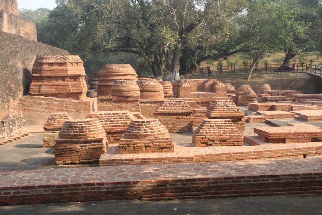 sitting sit at nalanda khandar