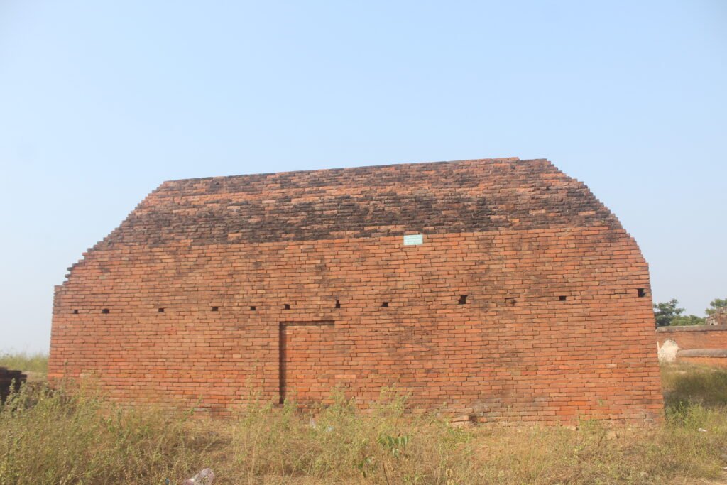 makbara in hiranya parwat