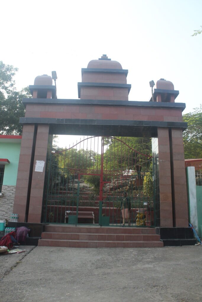 hiranya parwat park main  gate