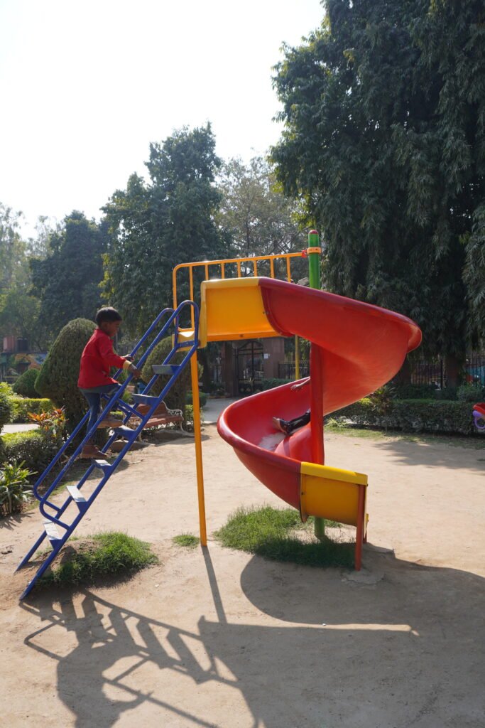 slider in subhash park