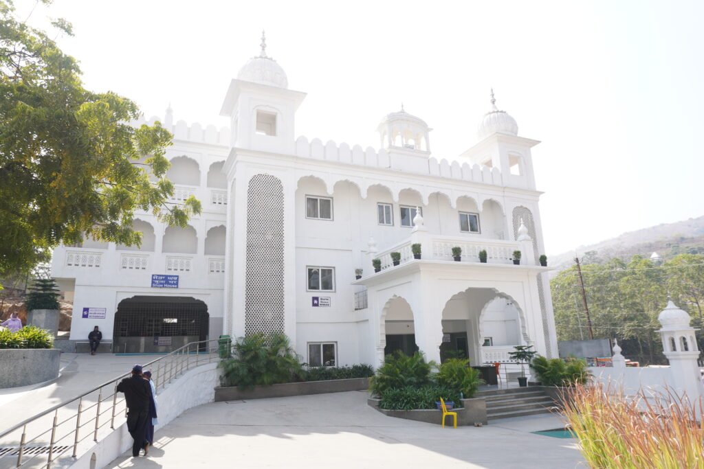 Rajgir Shree Guru Nanak Gurudwara staying rooms