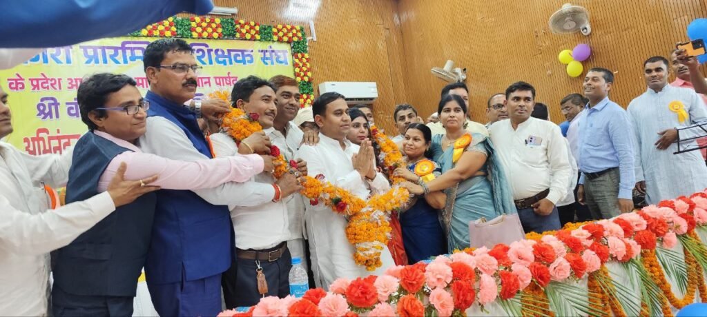 Brijwasi roared at the neglect of teachers, said- now we will give answer with votes. Corruption is at its peak in education department, work is not done without bribe: Roshan Kumar