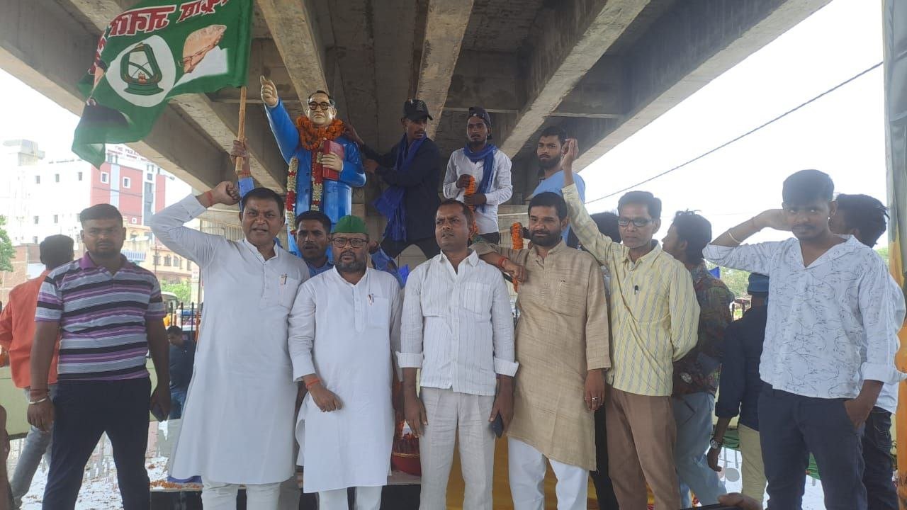 राजद नेता द्वारा अम्बेडकर जयंती मनाया गया