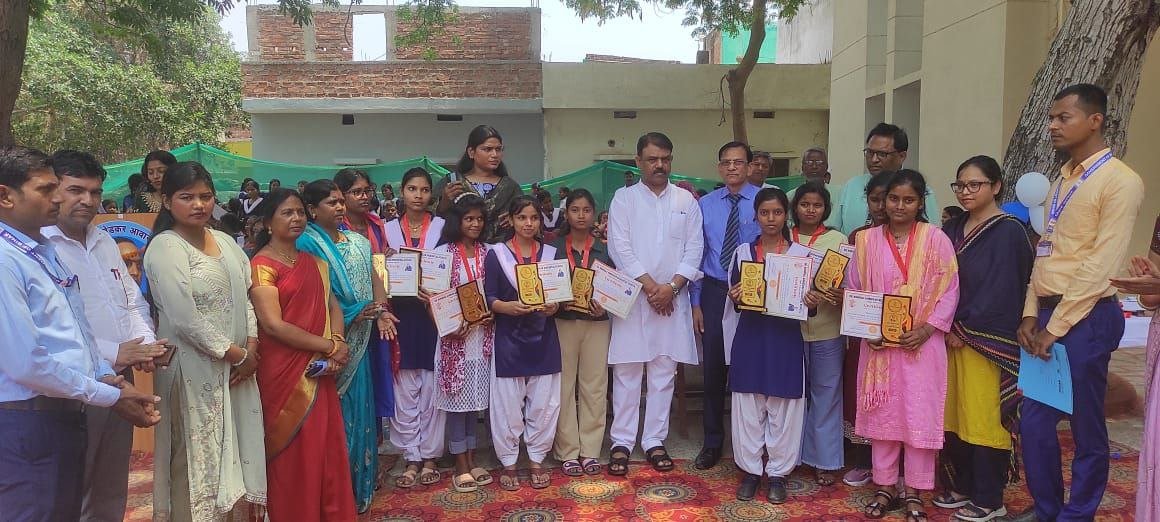 Baba Saheb's birth anniversary was celebrated with great pomp in Ambedkar Residential School