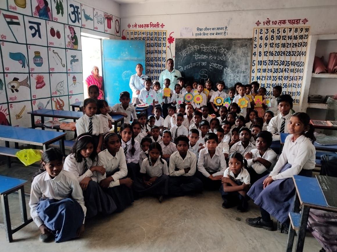 Schools gave traditional welcome to children in Praveshotsav, conducted awareness campaign for enrollment