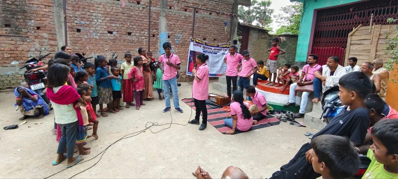 Information on fire safety provided through street play