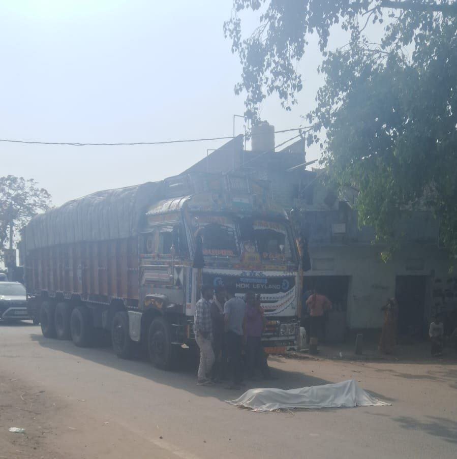 Two youths returning after watching Yagna died in a tragic road accident, angry family members blocked the road