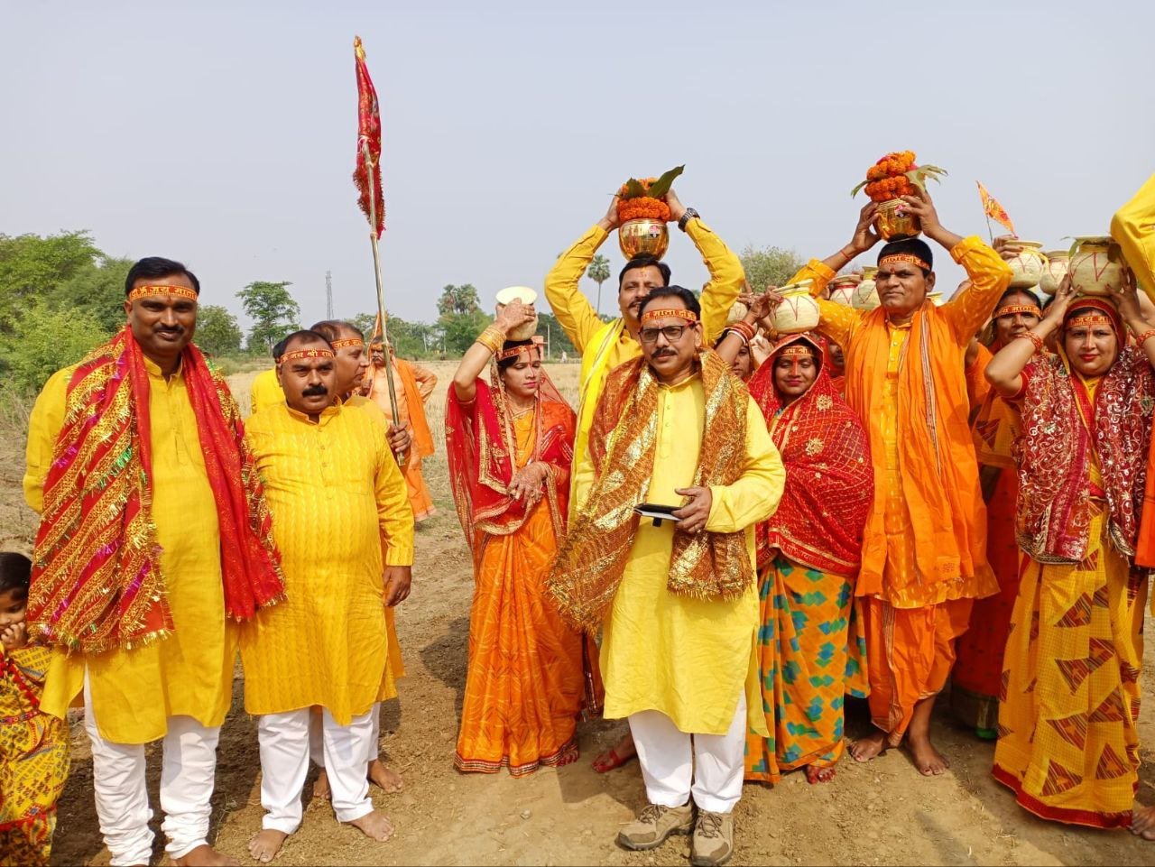 A grand Kalash procession was taken out in Shahpur village for the consecration of the newly built Ram Parivar and Mahadev temple.