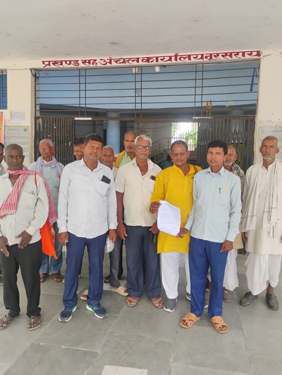 Crops destroyed due to storm, water and hailstorm, farmers raised demand for compensation