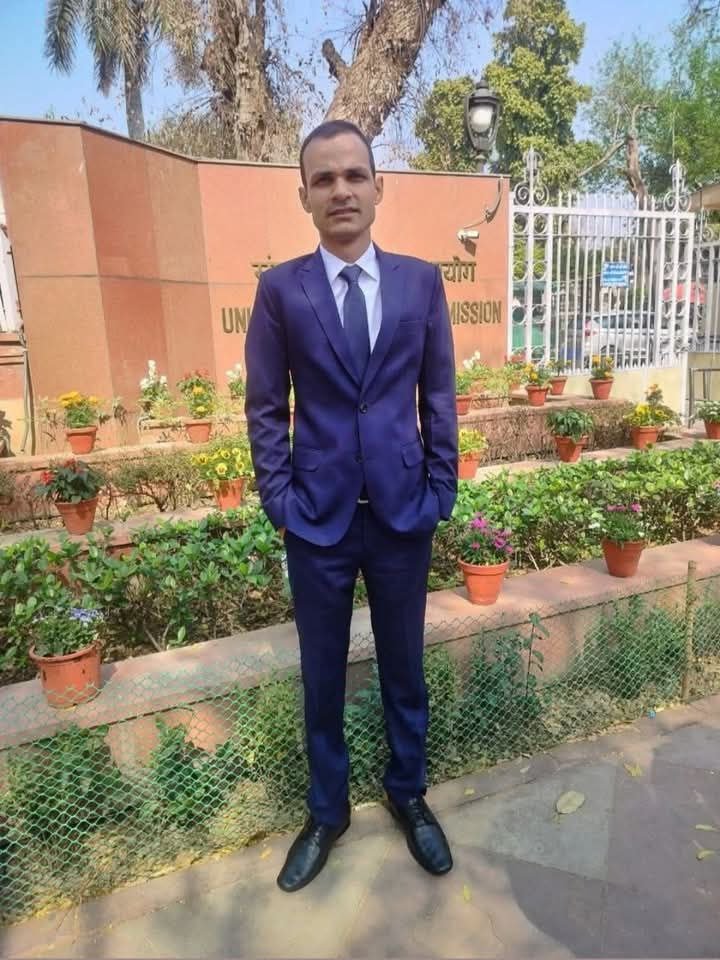 Nalanda's Santguru Prasad hoisted the flag in UPSC, achieved 239th rank