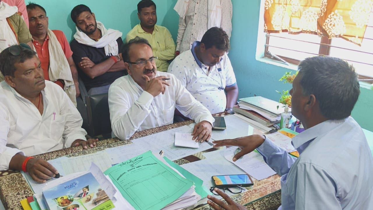 State Vice President of JDU Kisan Cell reached Asthawan block regarding crop compensation of farmers:- Trinayan Kumar