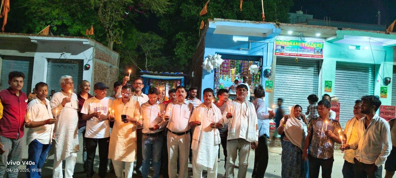 Candle march in Islampur in protest against terrorist attack, tribute paid to the martyrs