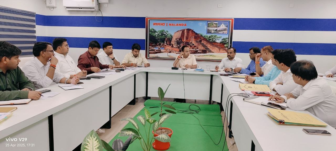 DM held a review meeting regarding the preparations for Khelo India Youth Games 2025, gave guidelines to the officials