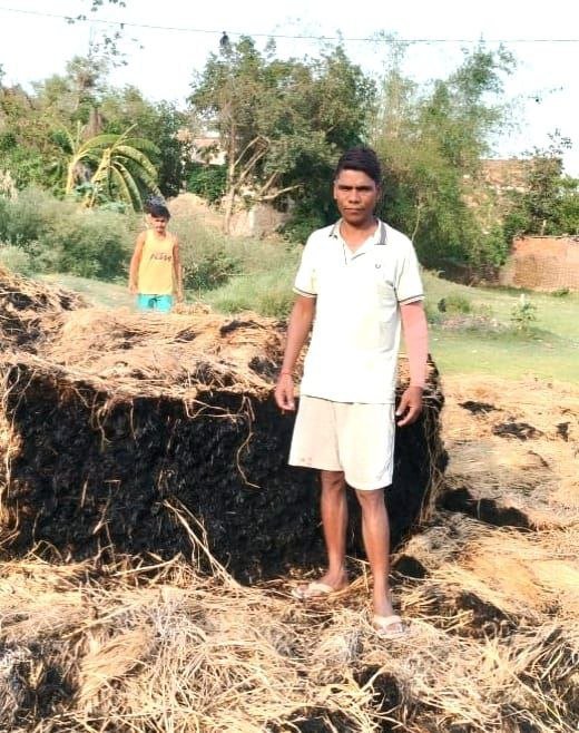 Fire broke out in empty bundle of paddy, cattle farmer Anuj Kumar suffered huge loss