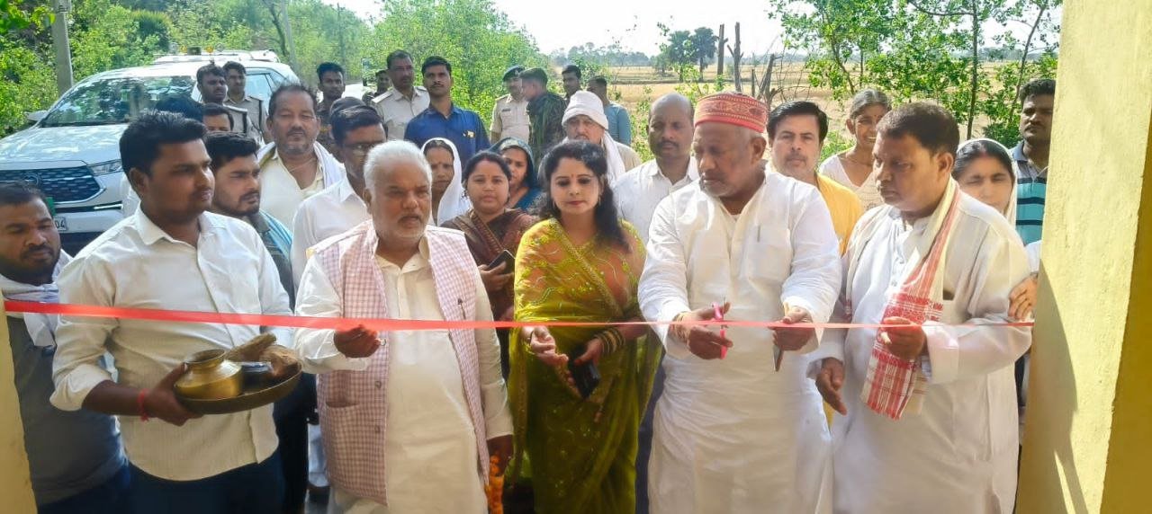 ग्रामीण विकास मंत्री एवं क्षेत्रीय विधायक श्रवण कुमार, सांसद कौशलेंद्र कुमार