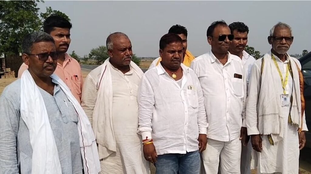 Union Minister Chirag Paswan met the family of the martyr, said- it is my responsibility to raise the children and provide employment to my wife