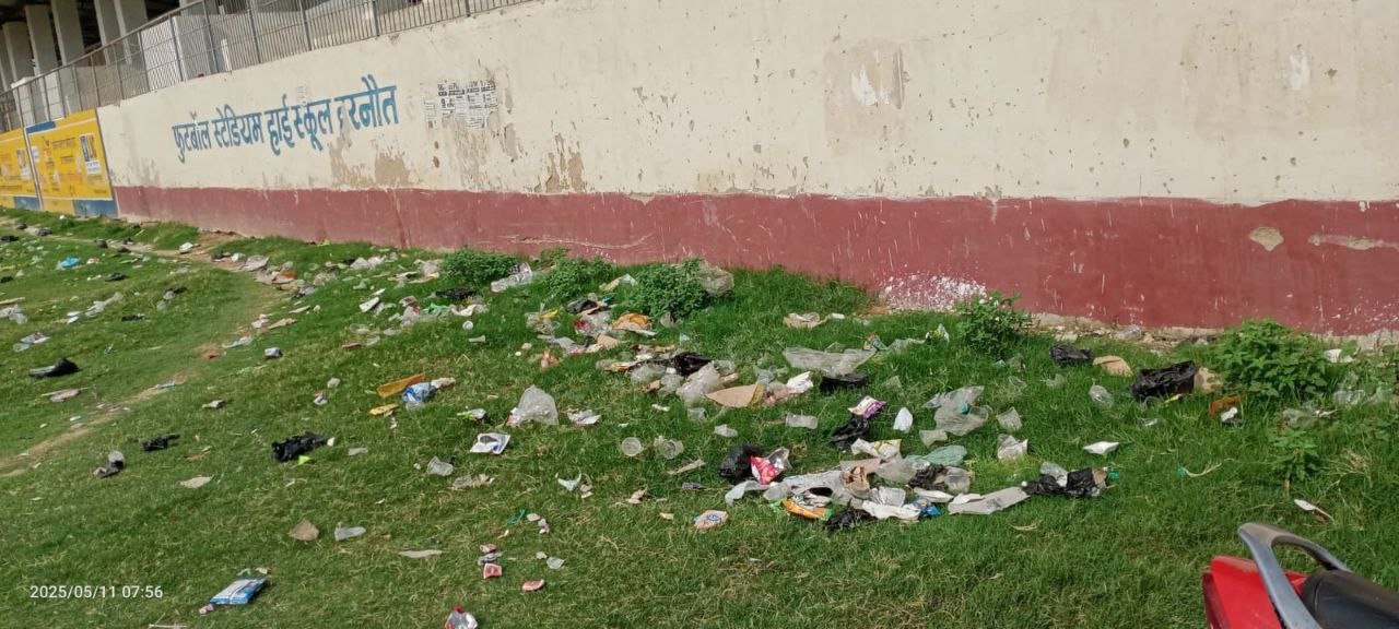 Dirt spread in Harnaut Stadium, no cleaning done before sports training, anger among local people, questions raised on Municipal Council