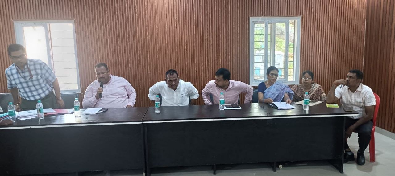 First meeting of 20-point committee in Islampur, MLA expressed concern over irregularities in schemes, gave instructions for improvement