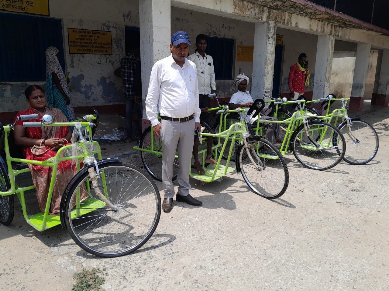 Distribution of tricycles among 11 disabled persons in Harnaut