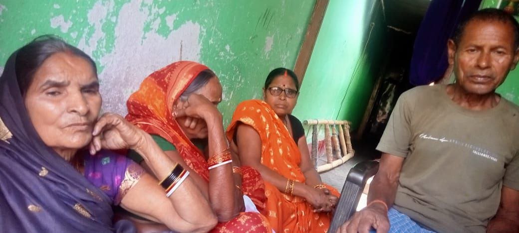 A Mahadalit family's house was burnt to ashes in a fire in Sosandi village, Democratic Jan Vikas Party demanded compensation