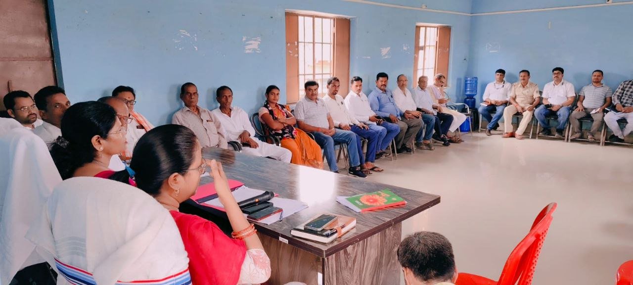 The first meeting of the Block Program Implementation Committee was held in Tharthari, a comprehensive review of development plans was done
