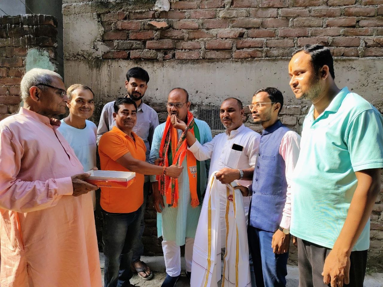 BJP Nalanda's newly appointed district president Rajesh Kumar was given a grand welcome in Bihar Sharif