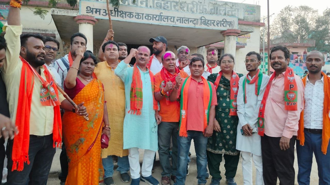 Celebration in Bihar Sharif on Indian Army's air strike, BJP workers celebrated the festival of joy