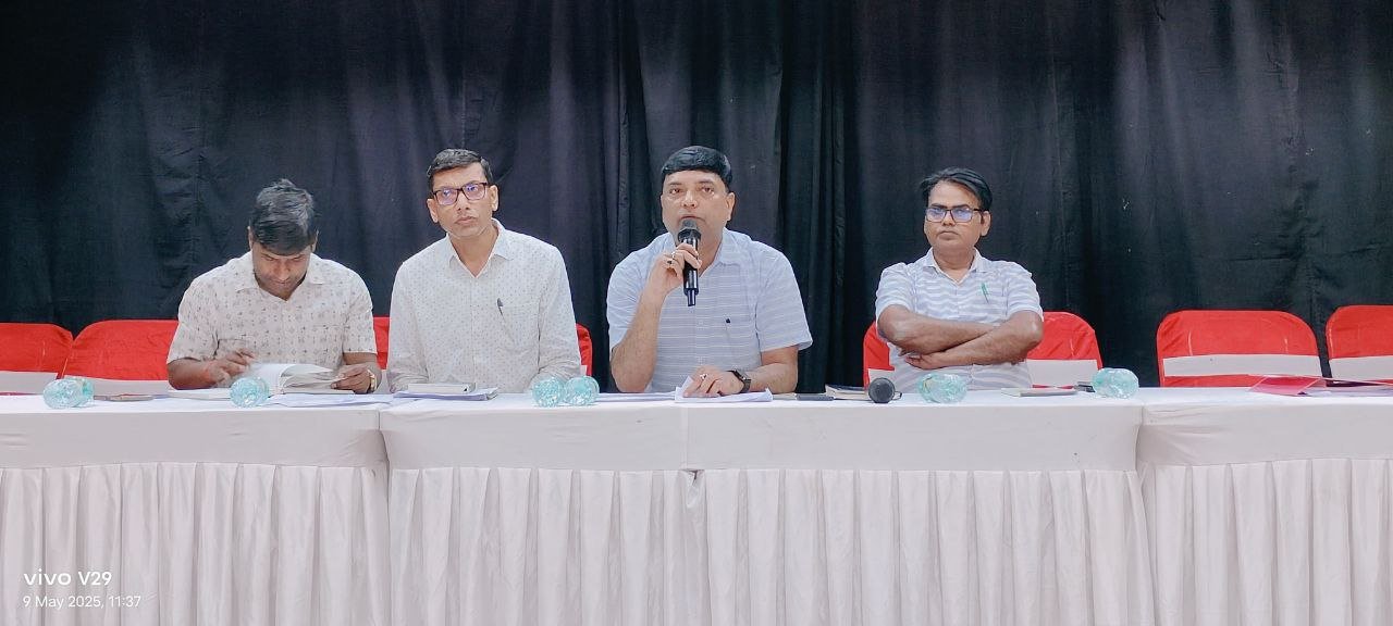 Briefing regarding office attendant recruitment exam, tight arrangements for fair conduct
