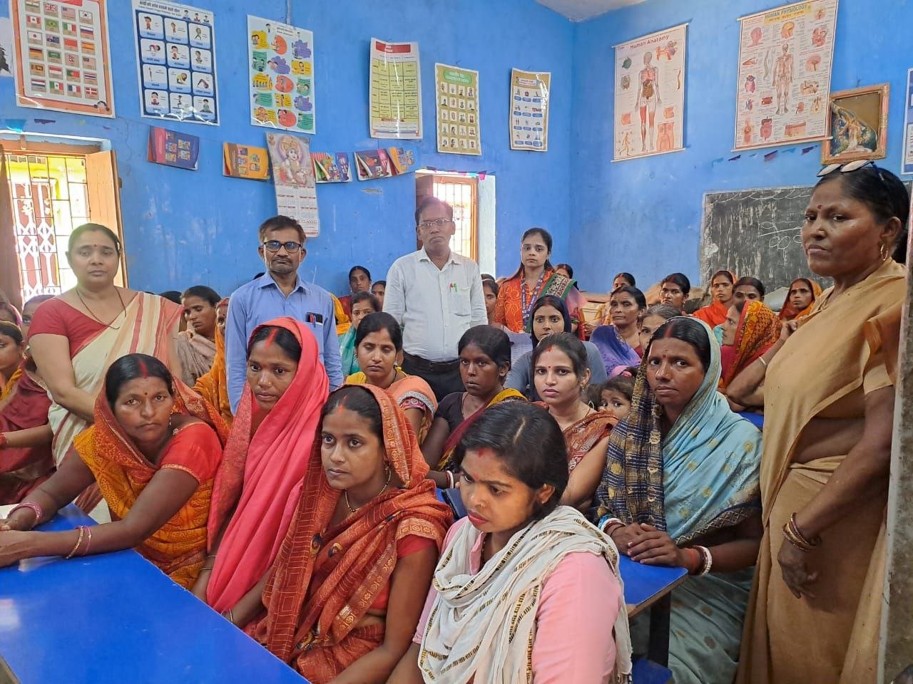 There was a ruckus in the meeting called for the selection of Education Committee Secretary in Kanya Madhya Vidyalaya Harnaut, MDM scheme also came to a halt
