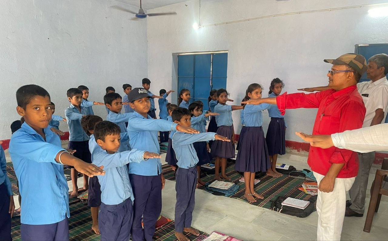 Children took part in cleanliness pledge, awareness campaign conducted in Saidanpur school