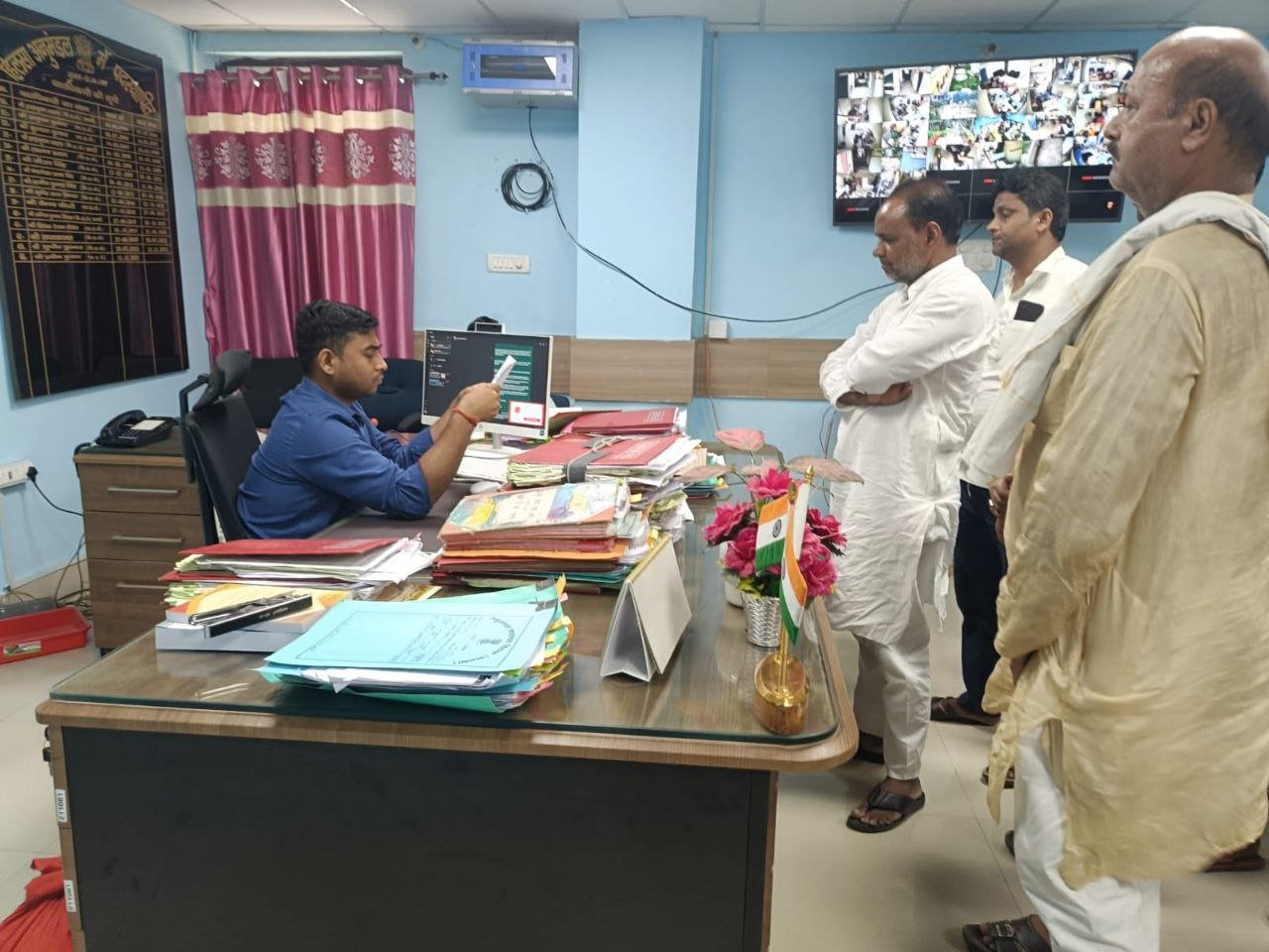 People raised their voice in Janta Darbar, orders were given for investigation on water logging and land dispute