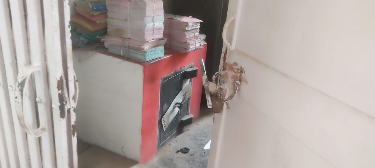 Attempted robbery at Chandi Post Office, thieves returned empty handed as they could not break the locker