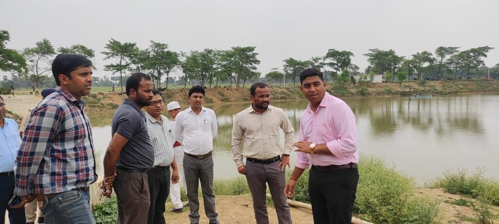 Deputy Development Commissioner visited many Panchayats of Hilsa block and reviewed the progress of schemes, made women aware