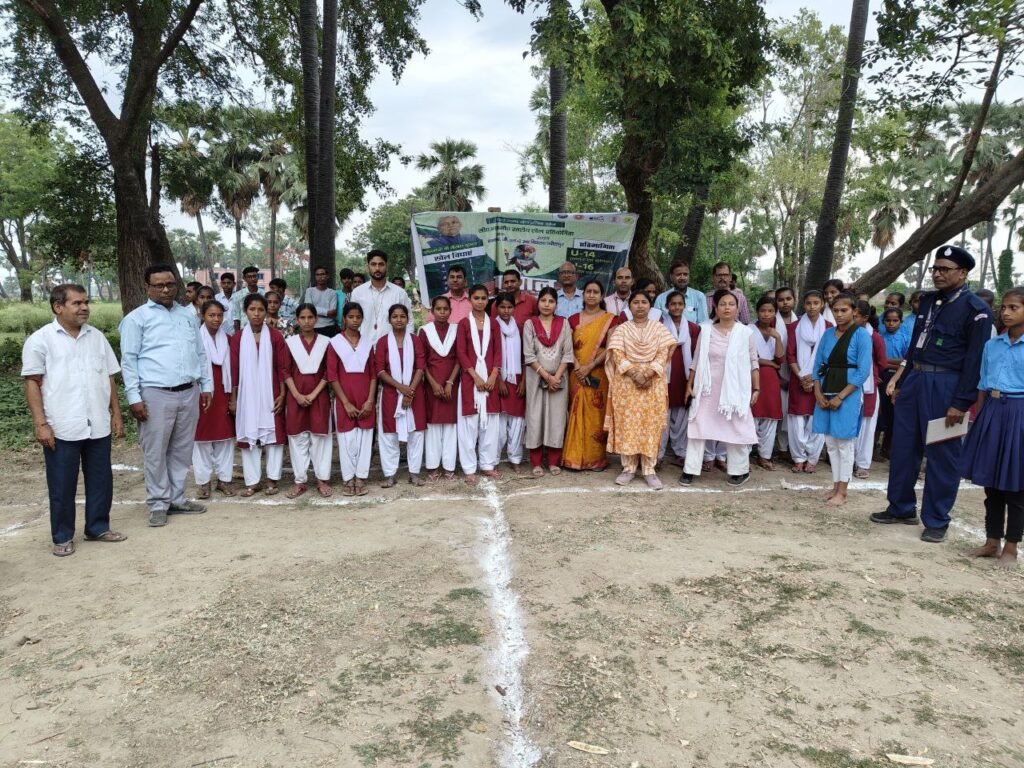 The girl students showed their strength in the Kabaddi competition organized in Chhabilapur under the Mashal Sports Competition