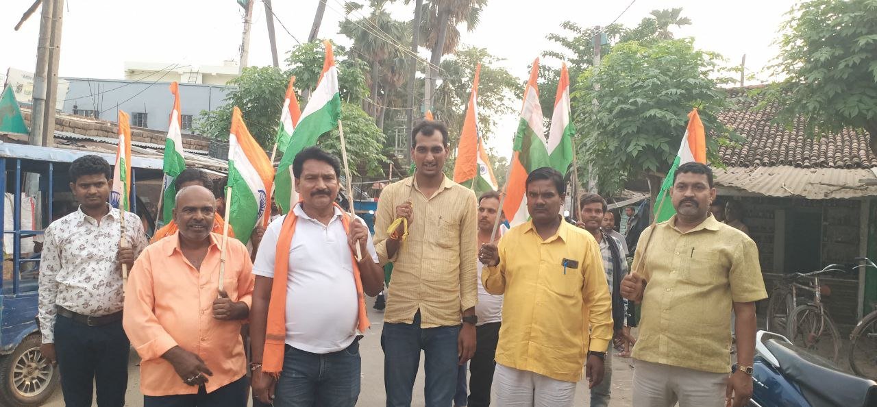 "Salute to the valor of the army: BJP members supported Operation Sindoor by taking out a tricolor procession in Ramghat market"