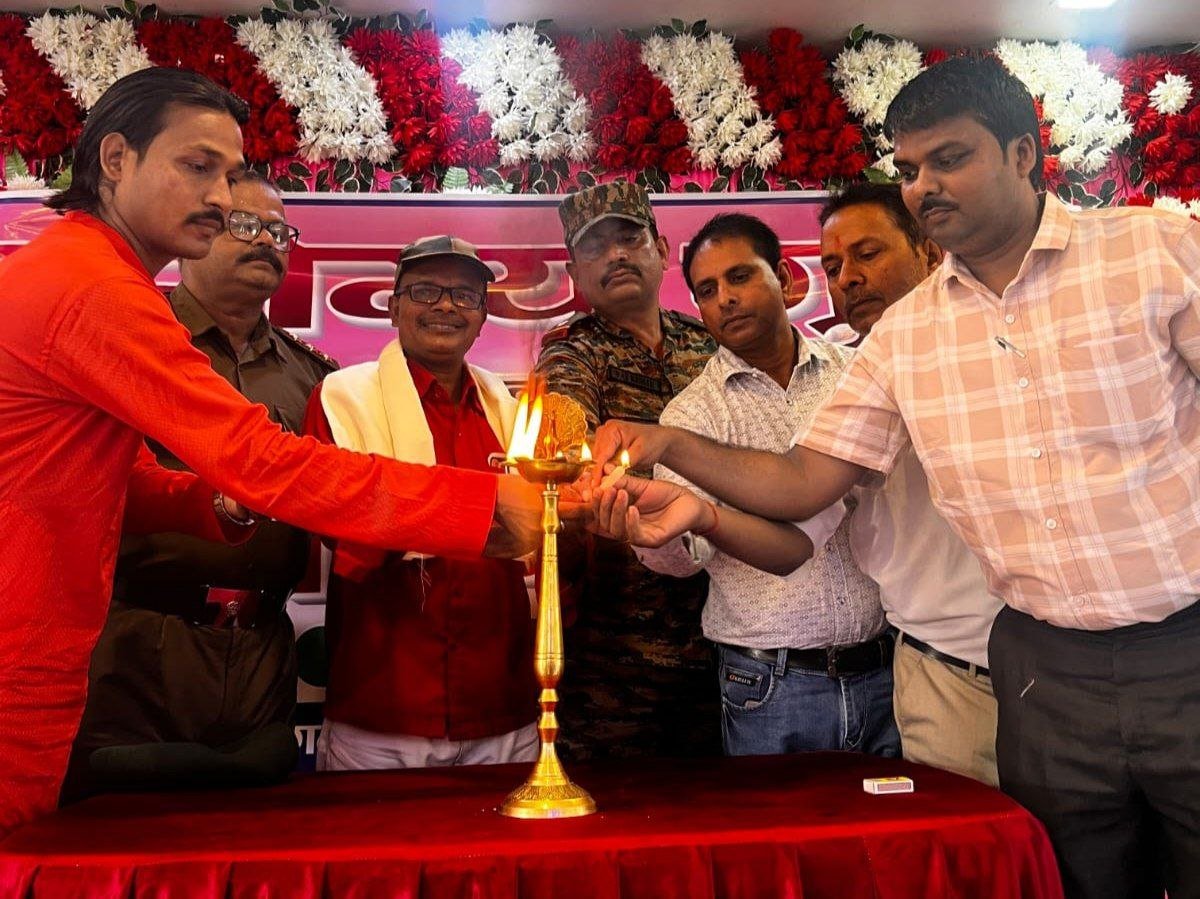 Talents of Bihar were honored, Arogya Guru magazine felicitated 50 eminent personalities”
