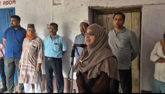 Teacher Arfia Alami was given an emotional farewell, said- wherever you stop, success also stops there