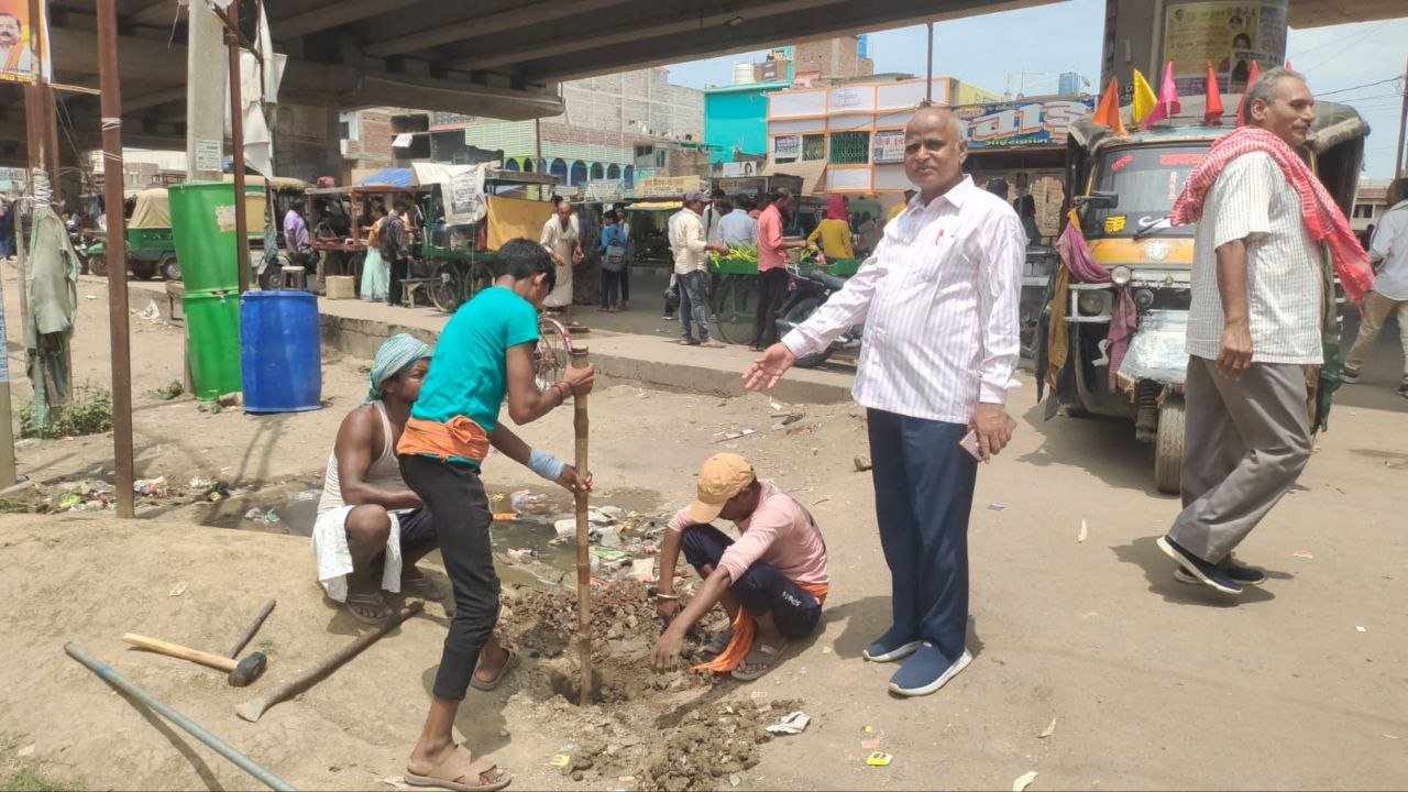 Third eye will be installed at 12 places in the Nagar Panchayat area, work of installing CCTV cameras has started