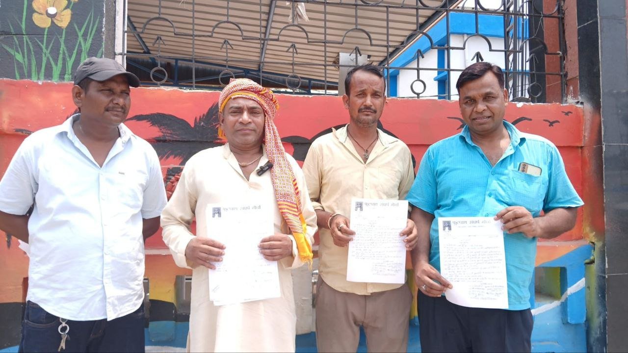 Demand to restart Kargil bus stand, footpath shopkeepers submitted memorandum to DM