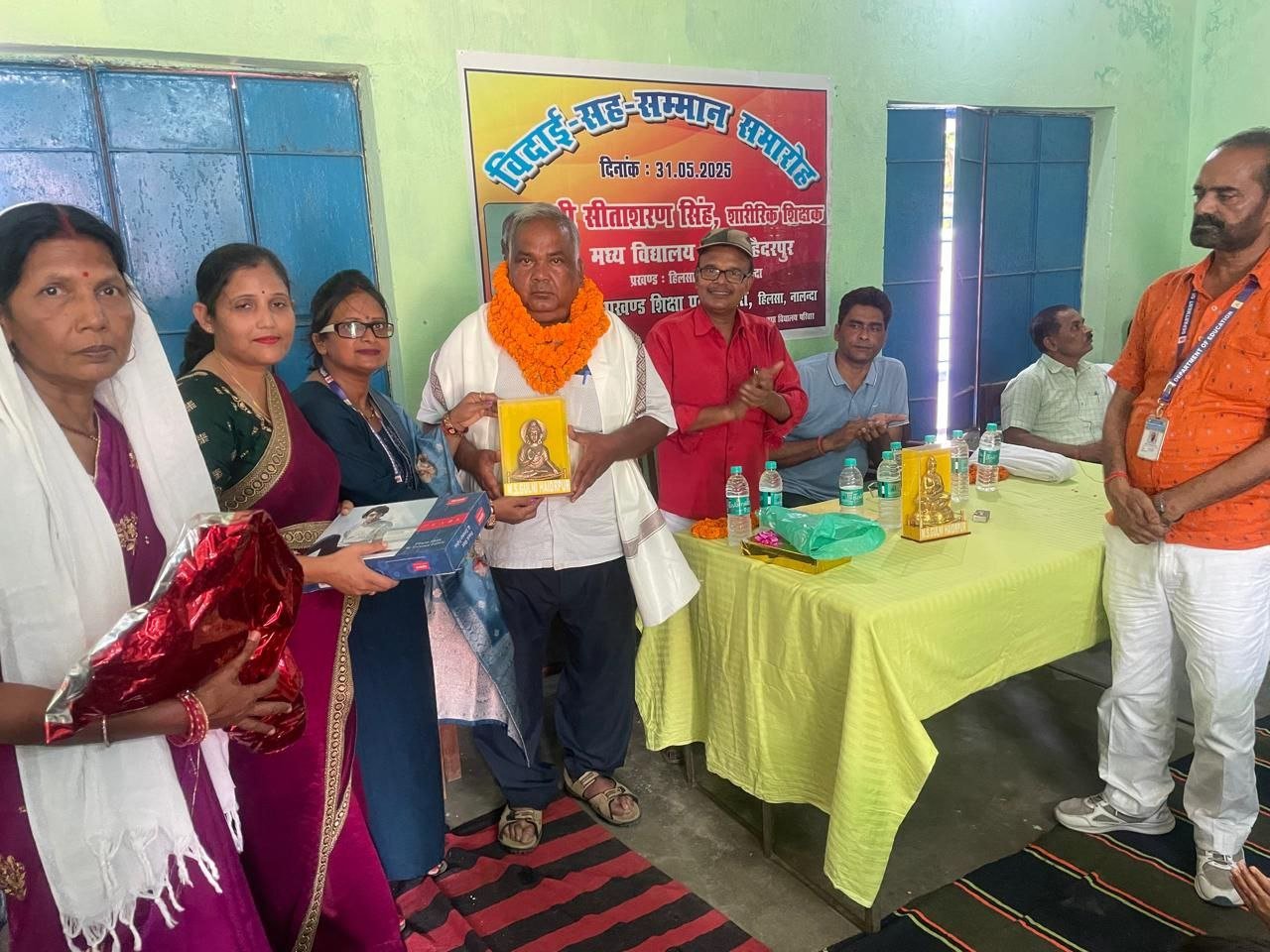 Salute to education service: Farewell ceremony organized on retirement of HM and teacher in Hilsa