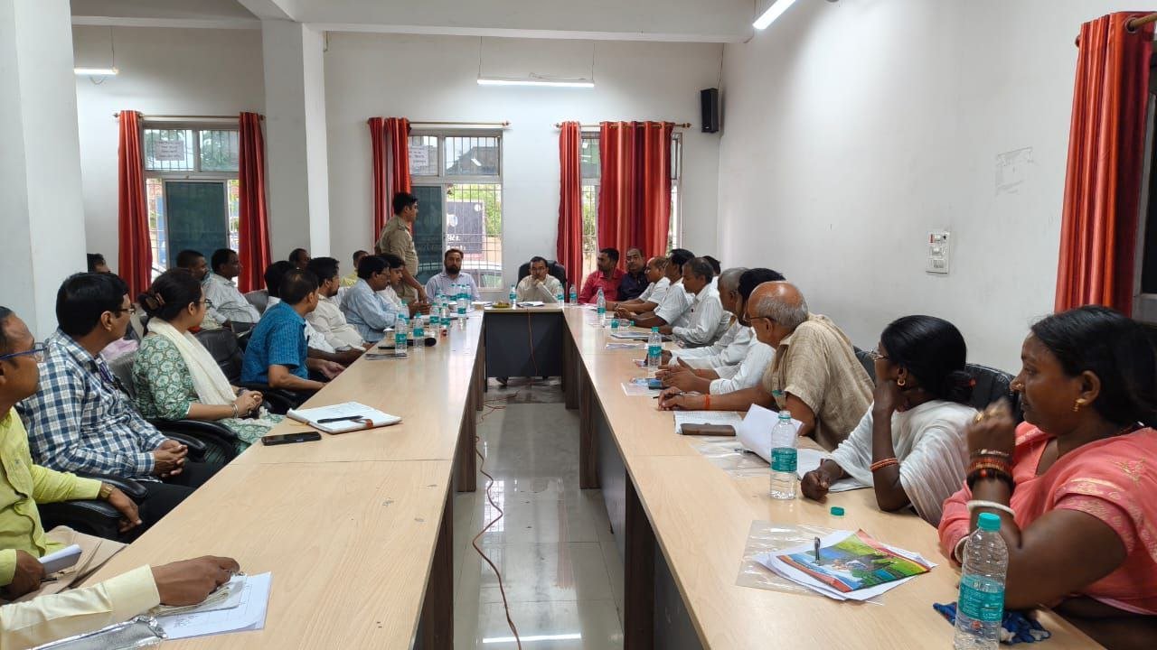 Twenty-point committee meeting concluded, plans reviewed, notices to absent officials