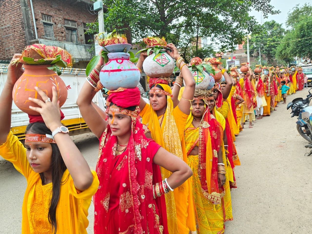 A grand Kalash Yatra was held in Andhana village, and Hanuman Pran Pratishtha Festival was inaugurated.