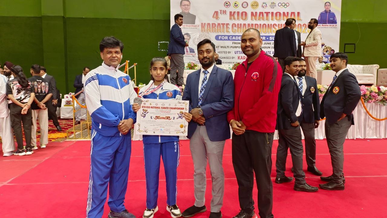 Nalanda's daughter Muskan won silver medal in Dehradun, showed her strength in national karate competition