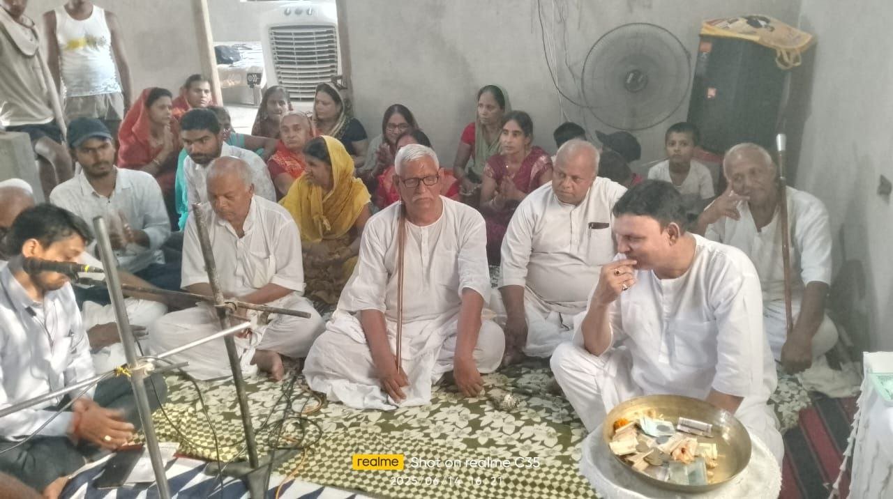 A huge crowd gathered for the satsang event in Silav, Kadah Deeh echoed with bhajans