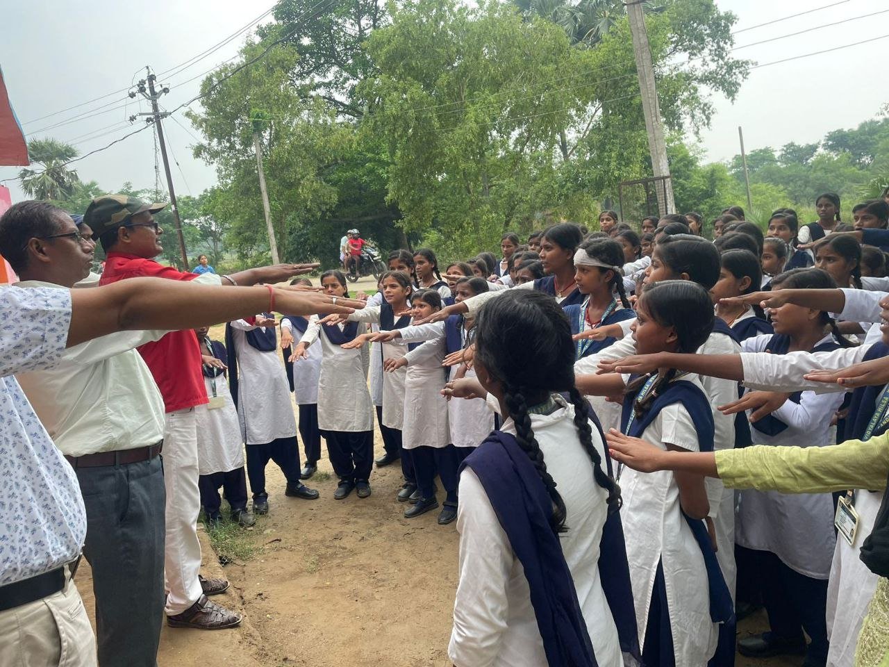 Icon Dr. Manav organized election school, made people take pledge to vote