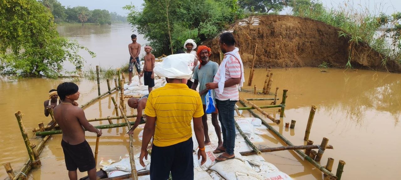 Relief as floodwater recedes in Karaiparasurai, but threat of epidemic looms