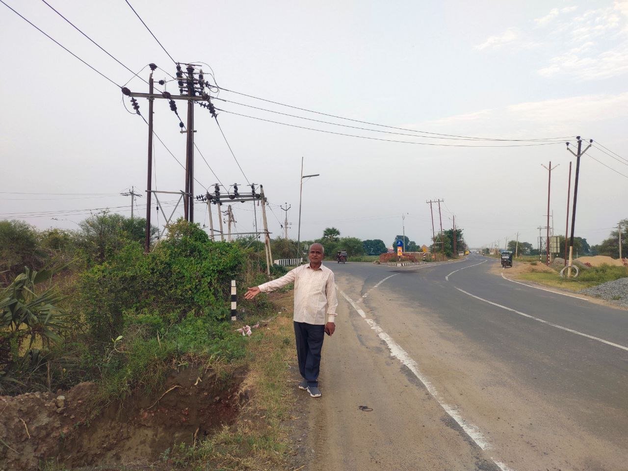 Construction work of welcome gate started at three places of Nagar Panchayat