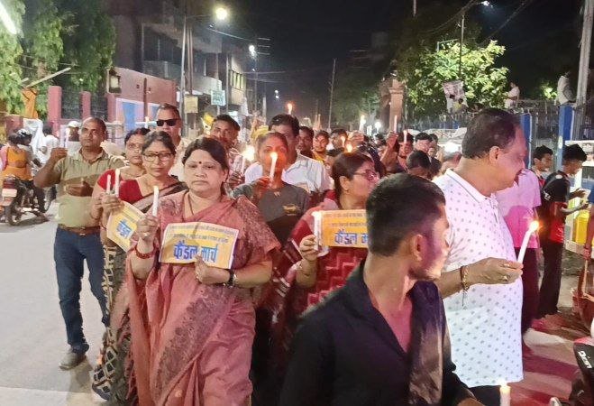 Jan Suraj Party's candle march in protest against Muzaffarpur incident, demands justice for the victim