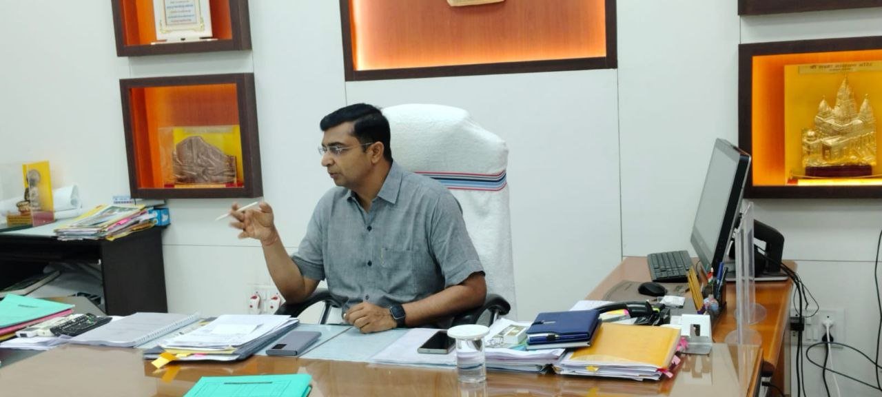 In a review meeting of trainees in Chandi, the teachers directed to complete the land acquisition process soon