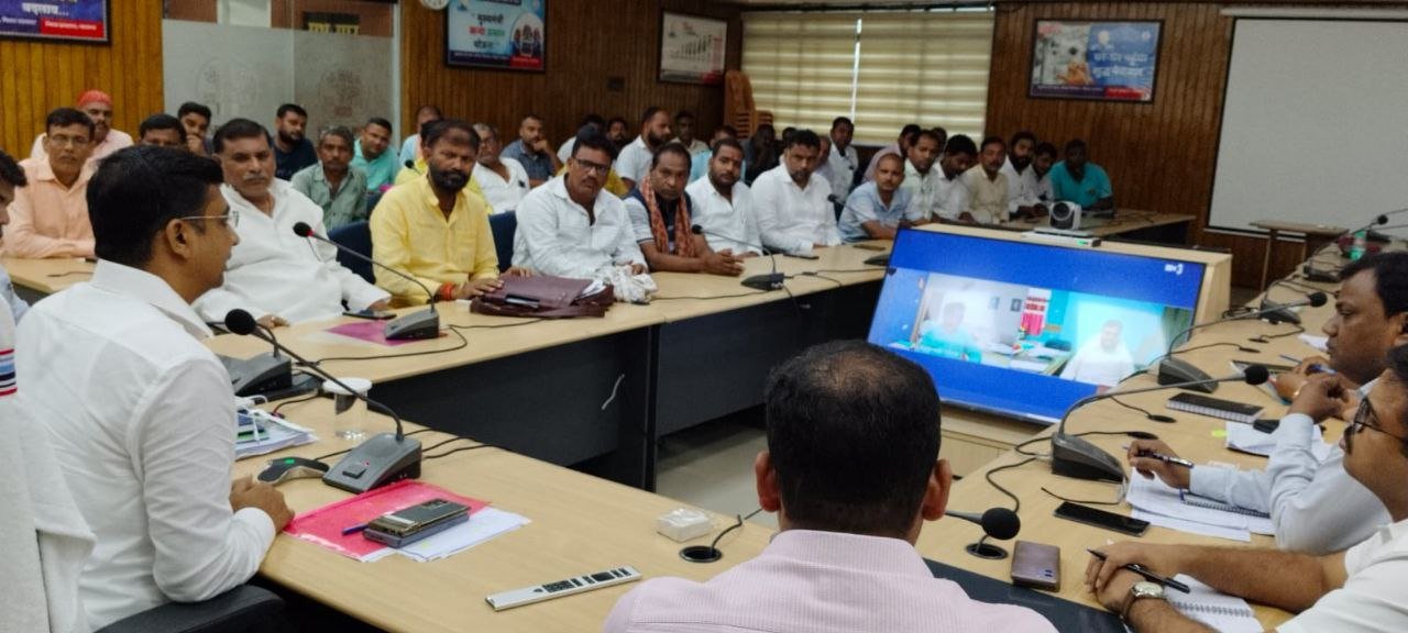 "District Magistrate's strict stance on negligence in CMR supply, ultimatum of 100% supply by July 31"